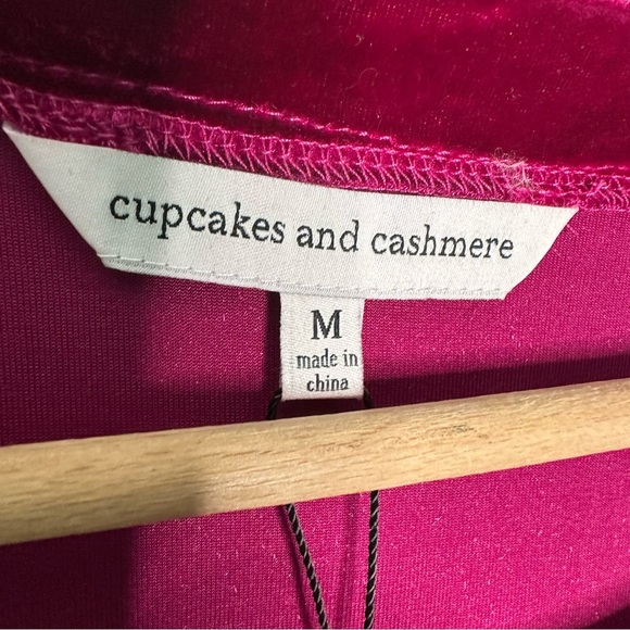 Cupcakes and Cashmere | Vibrant Fuchsia Velvet Dolman Sleeve Top Size Medium - Picture 8 of 8